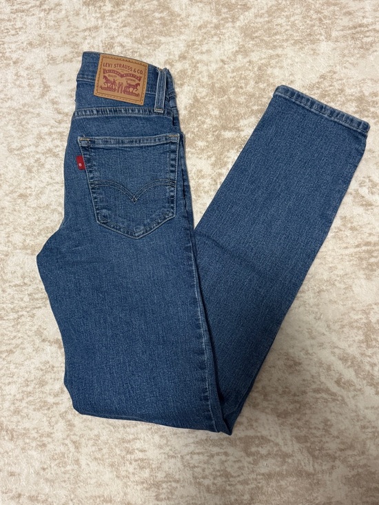 Levi's Denim - Levi’s 724 High Rise Straight Jeans Size 23